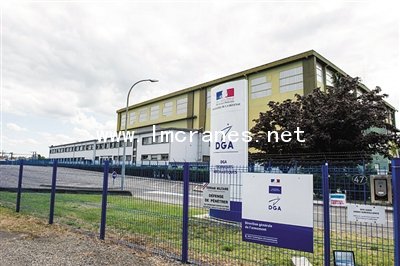 大马官员:留尼汪岛所发现“飞机舱门”实为梯,<a href='http://www.lmcranes.net/plus/list.php?tid=18' target='_blank'><u>悬臂吊</u></a>厂家