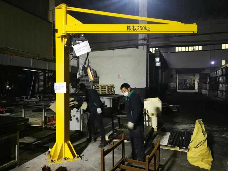 <a href='http://www.lmcranes.net/plus/list.php?tid=18' target='_blank'><u>悬臂吊</u></a>图片,价格和技术参数