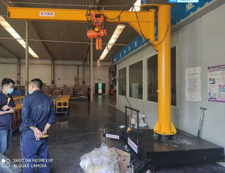 移动式<a href='http://www.lmcranes.net/plus/list.php?tid=18' target='_blank'><u>悬臂吊</u></a>规格参数