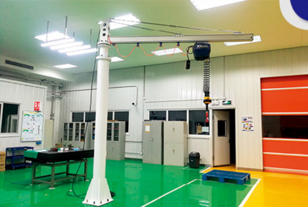 智能<a href='http://www.lmcranes.net/plus/list.php?tid=18' target='_blank'><u>悬臂吊</u></a>起重机图片